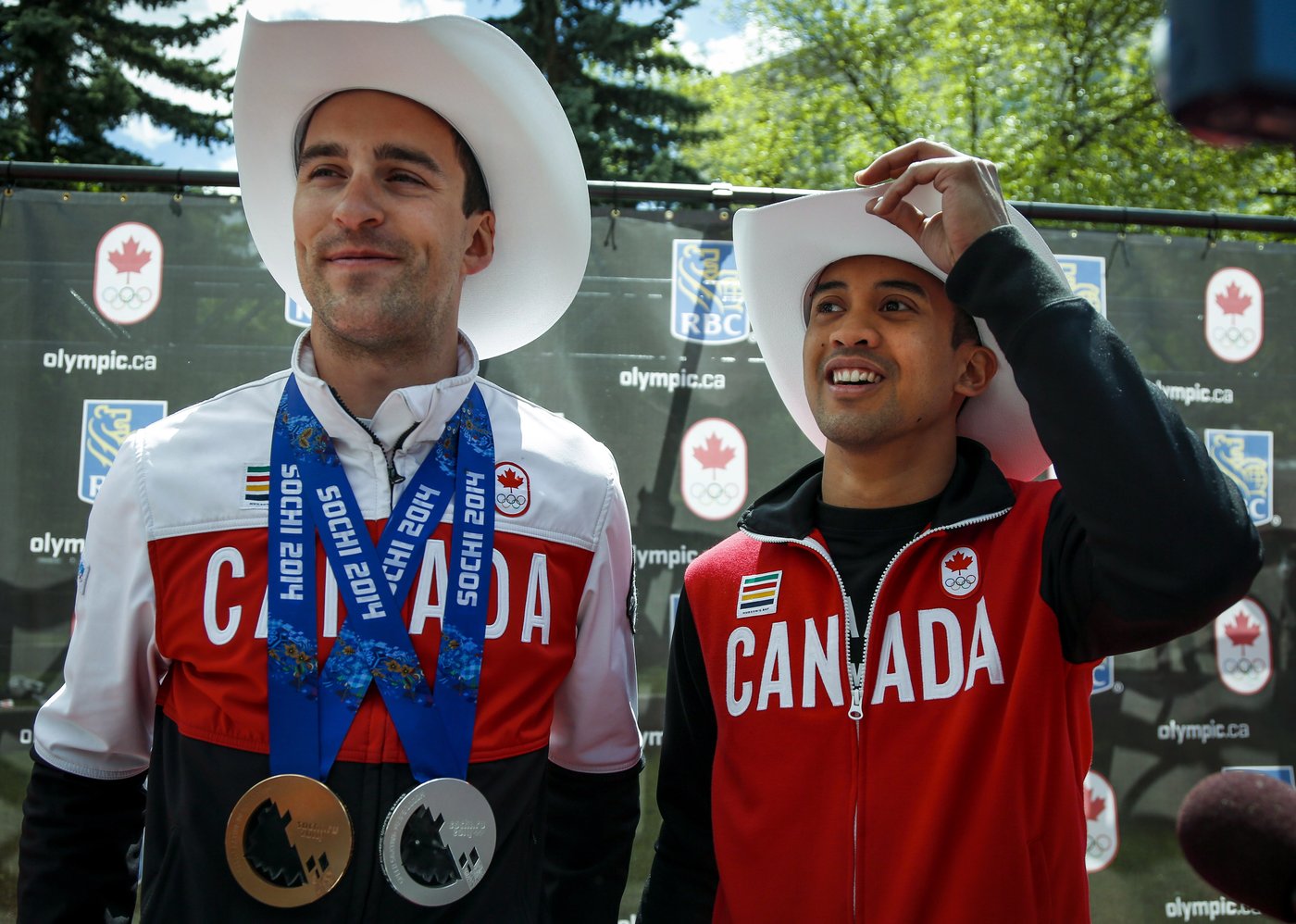 Denny Morrison gives Olympic silver speedskating medal to teammate Gilmore Junio | iNFOnews.ca
