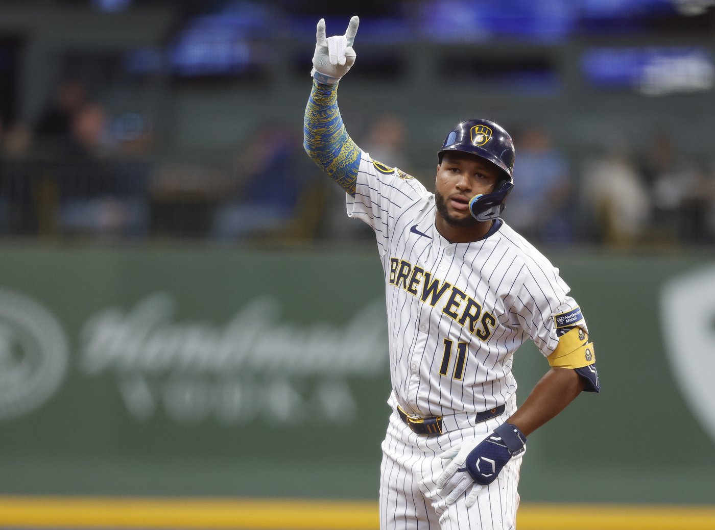 Crow-Armstrong homers for 3rd time in 2 nights as Cubs defeat Brewers 6-2 | iNFOnews.ca