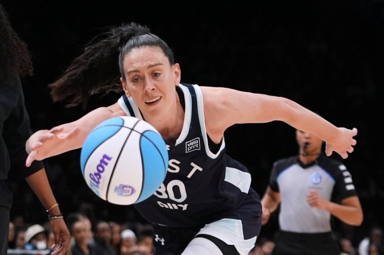 WNBA executive committee meets, Stewart says players still unified amid CBA talks | iNFOnews.ca