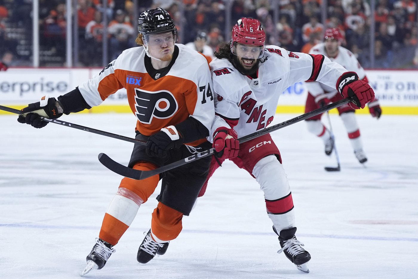 Hurricanes use 3-goal outburst at start of the third period to defeat Flyers 4-1 | iNFOnews.ca Hurricanes use 3-goal outburst at start of the third period to defeat Flyers 4-1 | iNFOnews.ca