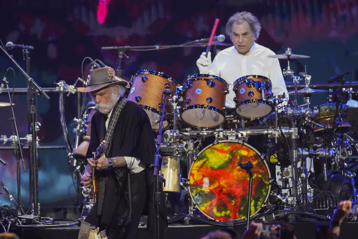 Tie-dye and dancing bears: Grammy weekend begins with Grateful Dead honored as Persons of the Year | iNFOnews.ca
