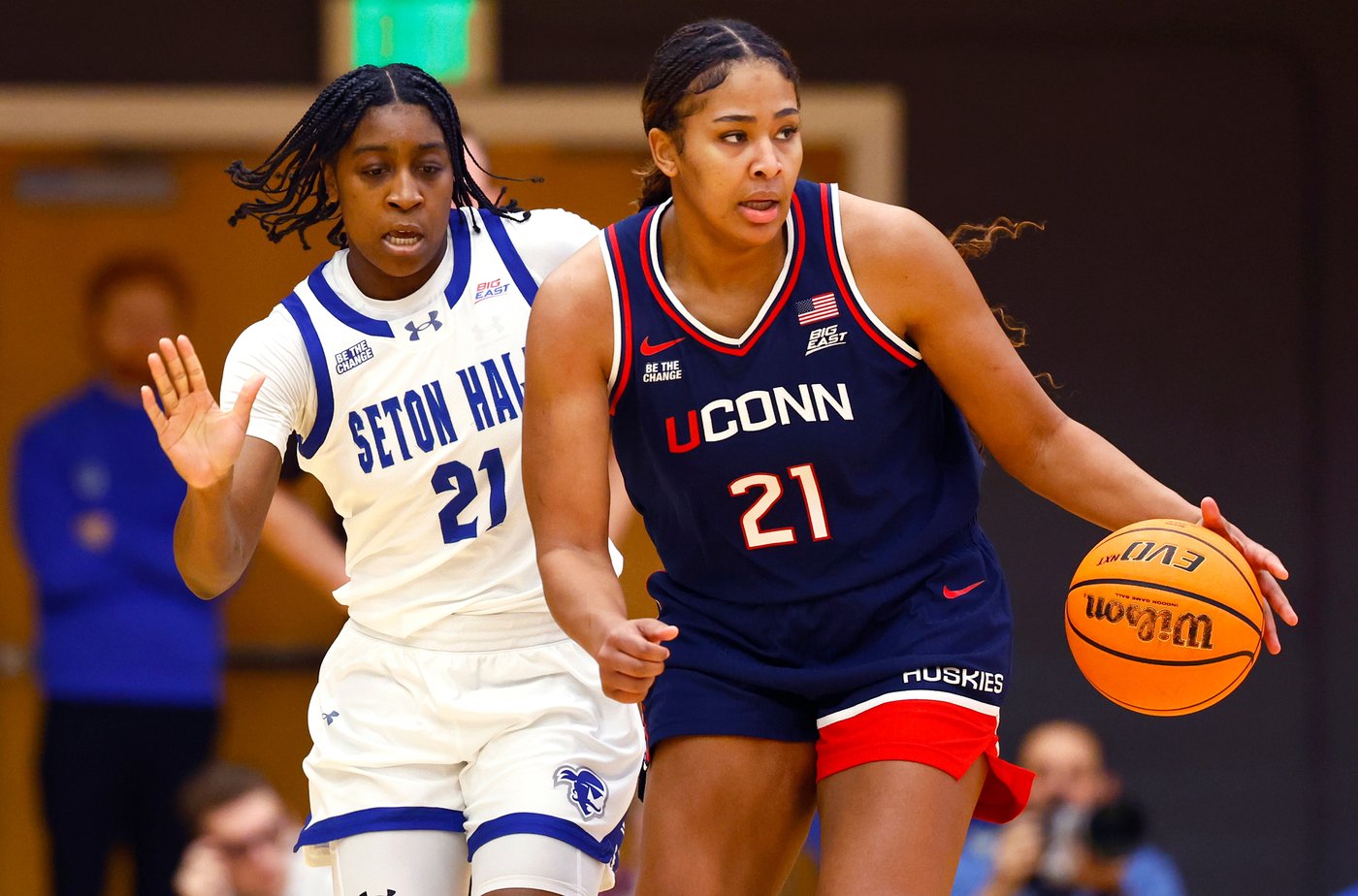 No. 1 UConn beats Seton Hall 92-52 for its 43rd straight win over the Pirates | iNFOnews.ca