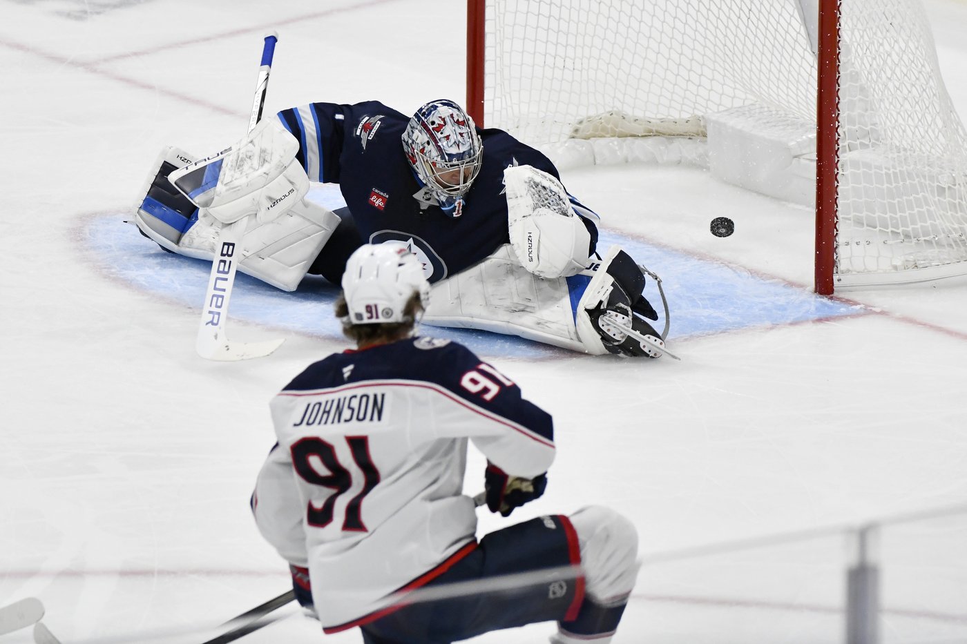 Johnson scores twice in the third as Blue Jackets ground Jets 4-1 | iNFOnews.ca