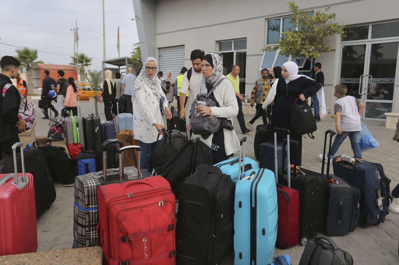 Palestinians who fled Gaza to receive transitional financial assistance from Ottawa | iNFOnews.ca Palestinians who fled Gaza to receive transitional financial assistance from Ottawa | iNFOnews.ca