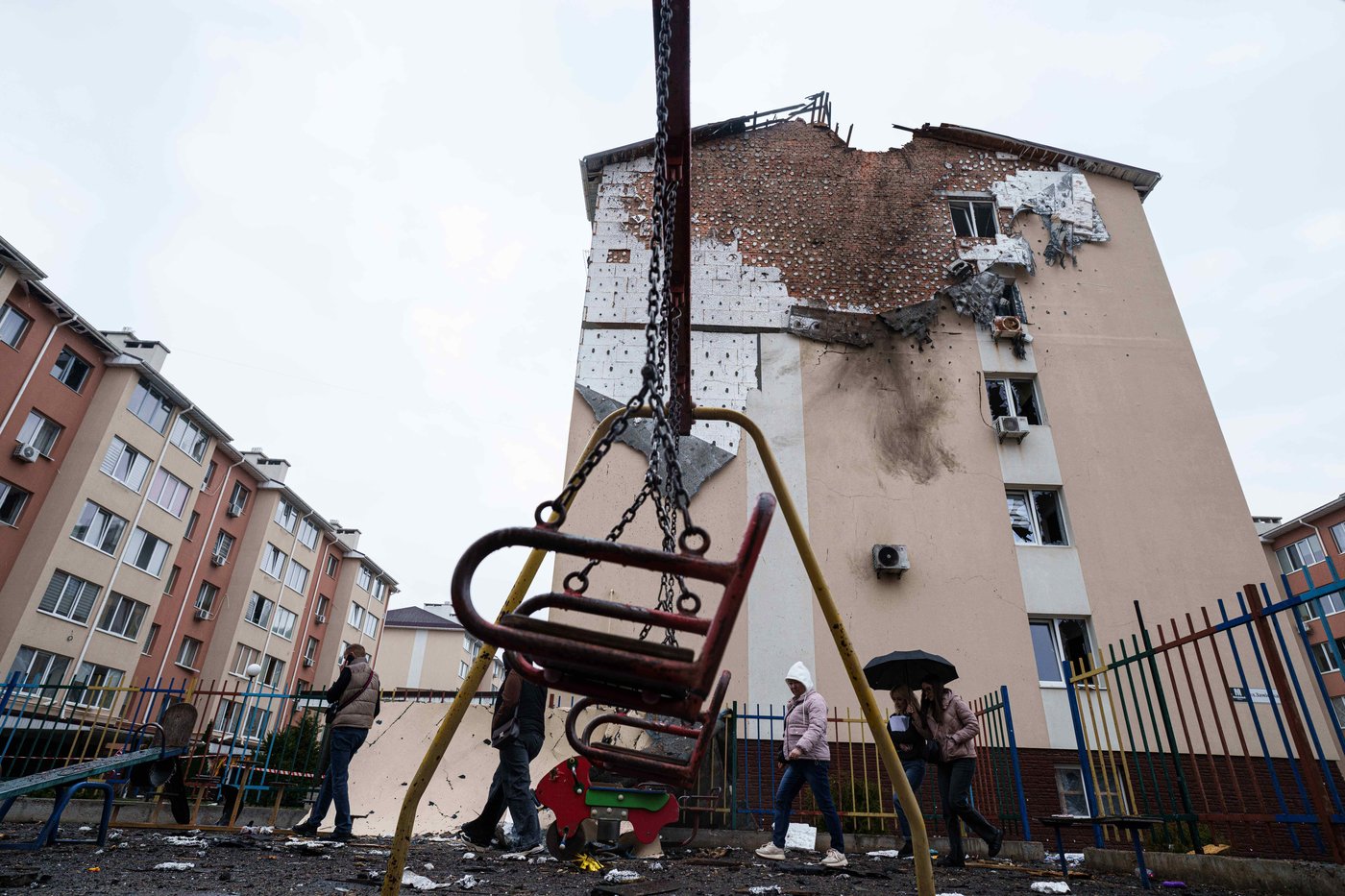 Russian strikes on Ukraine kill 8 as Kyiv holds door open for Easter truce | iNFOnews.ca Russian strikes on Ukraine kill 8 as Kyiv holds door open for Easter truce | iNFOnews.ca