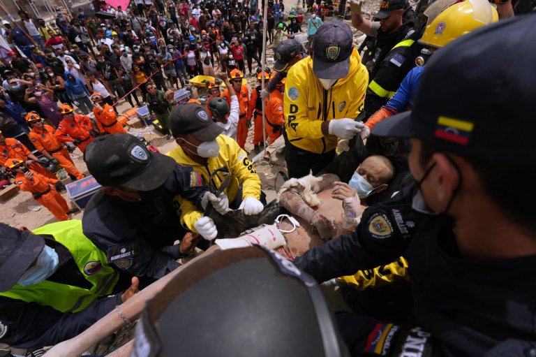 Teams scramble to locate survivors four days after Venezuela earthquakes | iNFOnews.ca