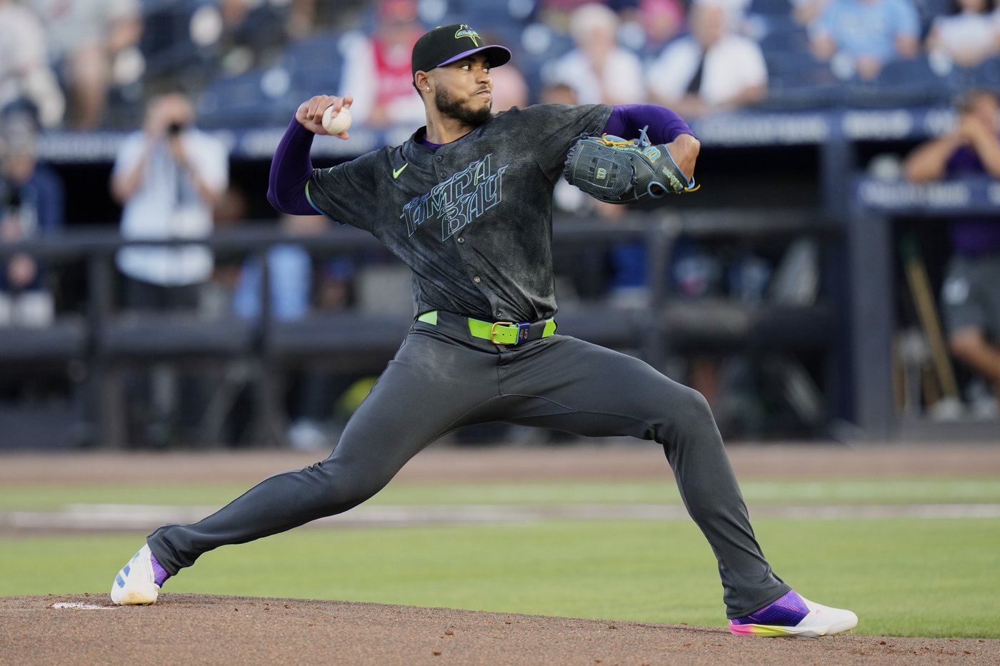Danny Jansen homers and drives in 4 runs to help the Rays to a 6-3 win over the Braves | iNFOnews.ca
