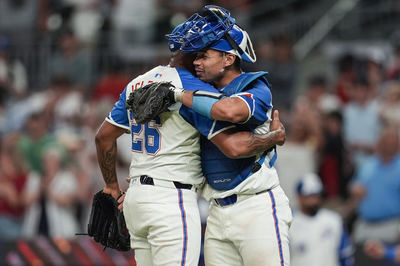 Braves sweep Marlins in historic doubleheader with first female umpire | iNFOnews.ca
