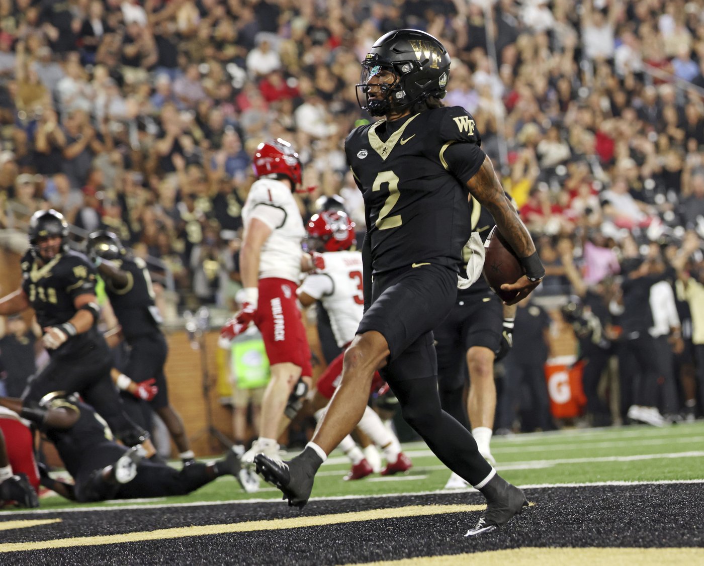 Bailey's 3 TDs, Shirley's pick-6 helps NC State rally past Wake Forest 34-24 for 3-0 start | iNFOnews.ca