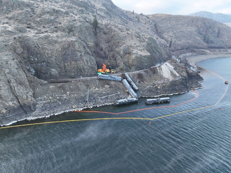 Nearly 13,000 litres of aviation fuel spilled beside B.C. lake after derailment | iNFOnews.ca
