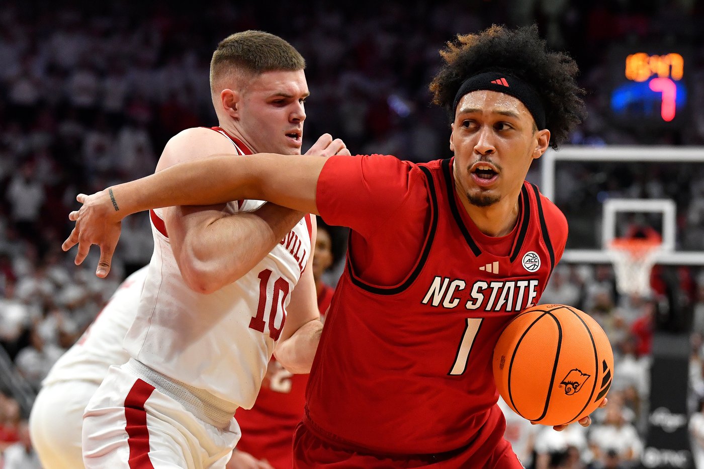 Brown scores 45, sets ACC frosh single-game scoring mark, ties Unseld's record for No. 24 Cardinals | iNFOnews.ca Brown scores 45, sets ACC frosh single-game scoring mark, ties Unseld's record for No. 24 Cardinals | iNFOnews.ca