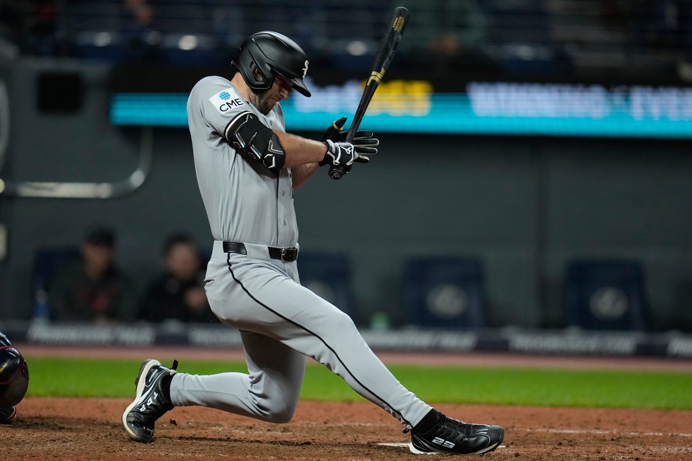 White Sox land first blow in AL showdown series against Guardians, win 7-3 to stay atop division | iNFOnews.ca