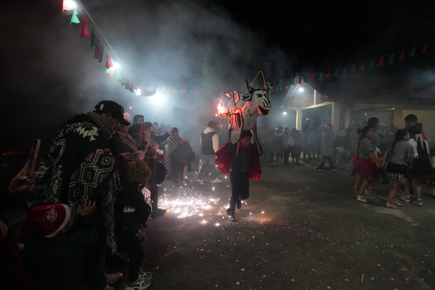 Photos of Christmas celebrations around the world | iNFOnews.ca