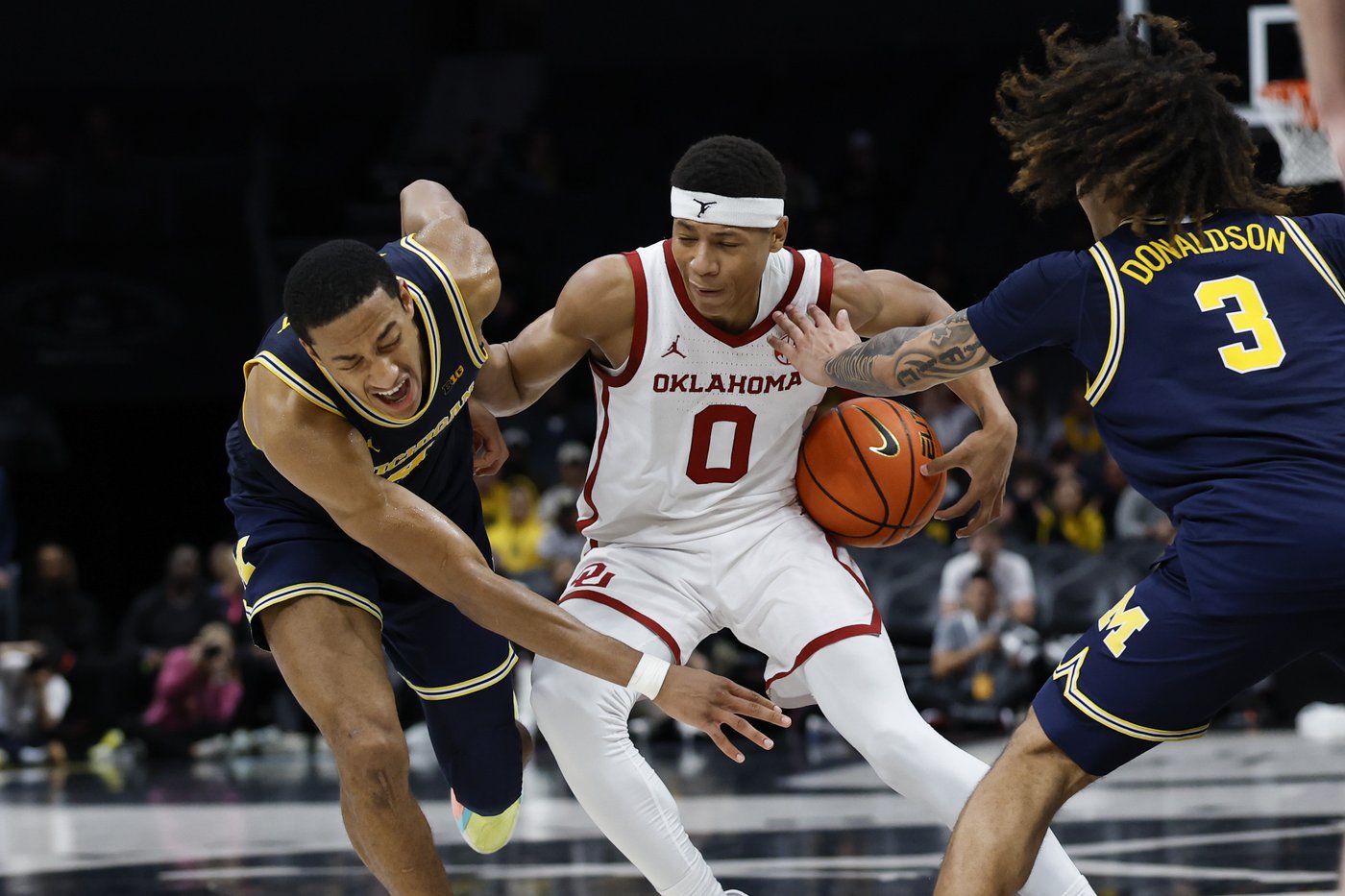 Jeremiah Fears' 4-point play with 11.5 seconds left helps No. 14 Oklahoma edge No. 24 Michigan 87-86 | iNFOnews.ca