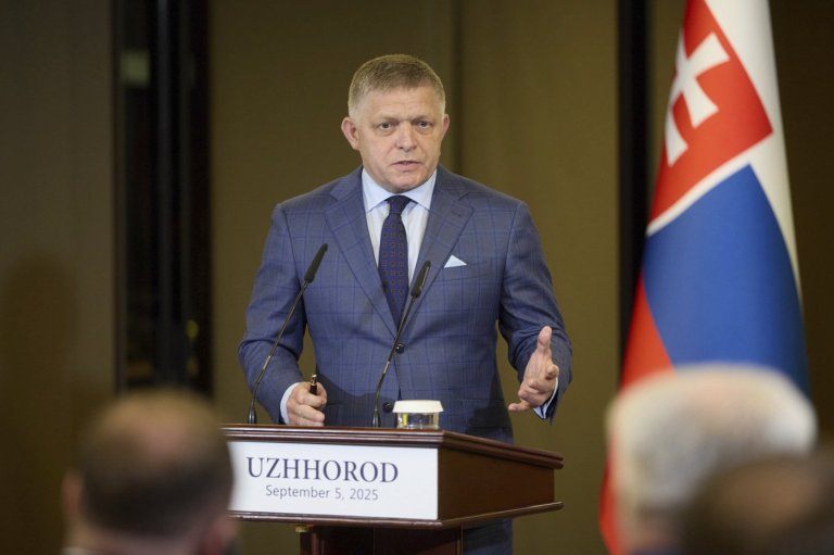 Slovakia passes constitutional amendment to recognize only 2 sexes, sparking human rights concerns | iNFOnews.ca