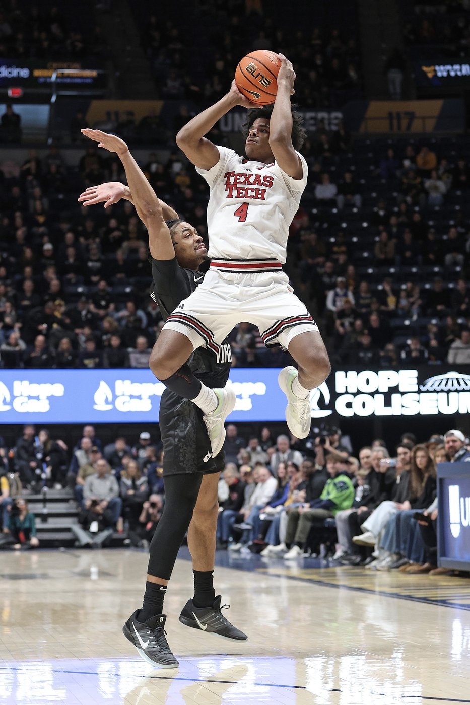 JT Toppin helps No. 13 Texas Tech break two-game losing streak with 70-63 win at West Virginia | iNFOnews.ca