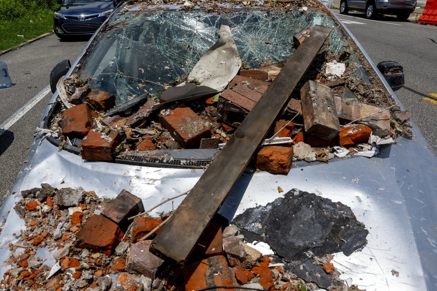 1 dead, 2 injured in Philadelphia explosion that damaged several homes | iNFOnews.ca 1 dead, 2 injured in Philadelphia explosion that damaged several homes | iNFOnews.ca