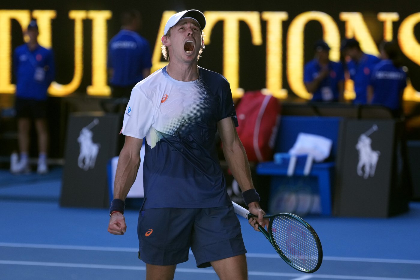 Hi, Mom! 20-year-old Californian Alex Michelsen beats a second top-20 seed at the Australian Open | iNFOnews.ca Hi, Mom! 20-year-old Californian Alex Michelsen beats a second top-20 seed at the Australian Open | iNFOnews.ca