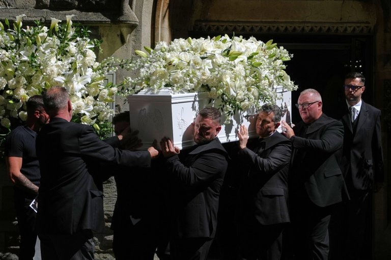 Bonnie Tyler is remembered as worldwide star at her Welsh funeral | iNFOnews.ca