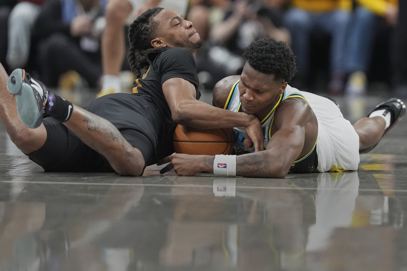 Donovan Mitchell scores 43 and Cavaliers beat the Pacers 126-104 to cut series deficit to 2-1 | iNFOnews.ca