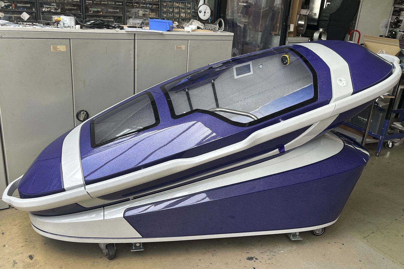 Creator of 'suicide capsule' rejects Swiss allegation that its first user may have been strangled | iNFOnews.ca Creator of 'suicide capsule' rejects Swiss allegation that its first user may have been strangled | iNFOnews.ca