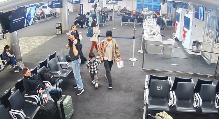 Video shows Minnesota dad and boy were flown on Delta to ICE detention in Texas | iNFOnews.ca