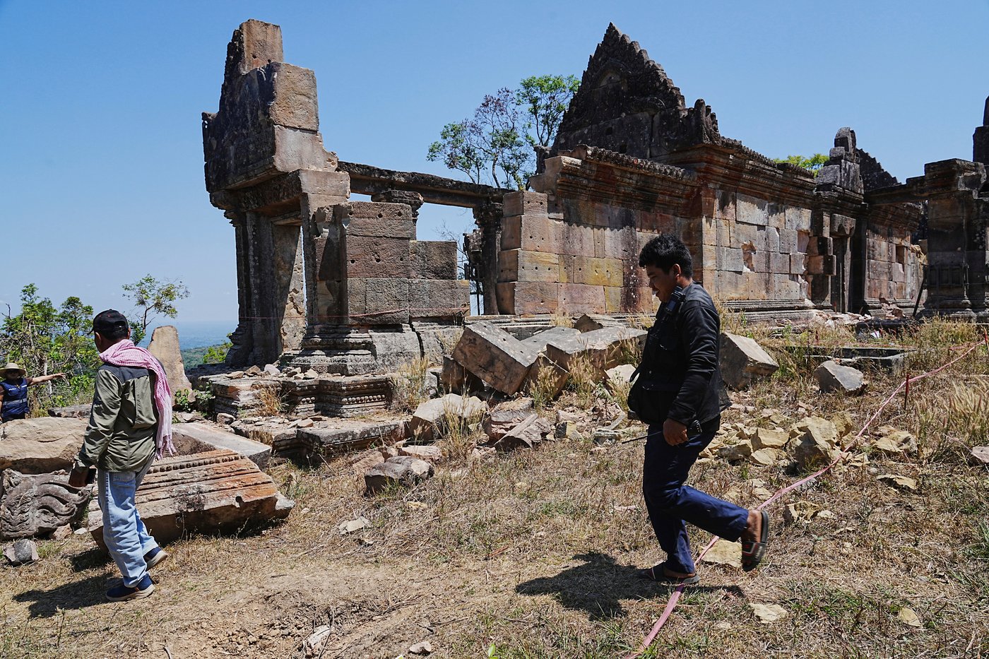 A 1,000-year-old cliff-top temple lies battered after Cambodia-Thailand border clashes | iNFOnews.ca