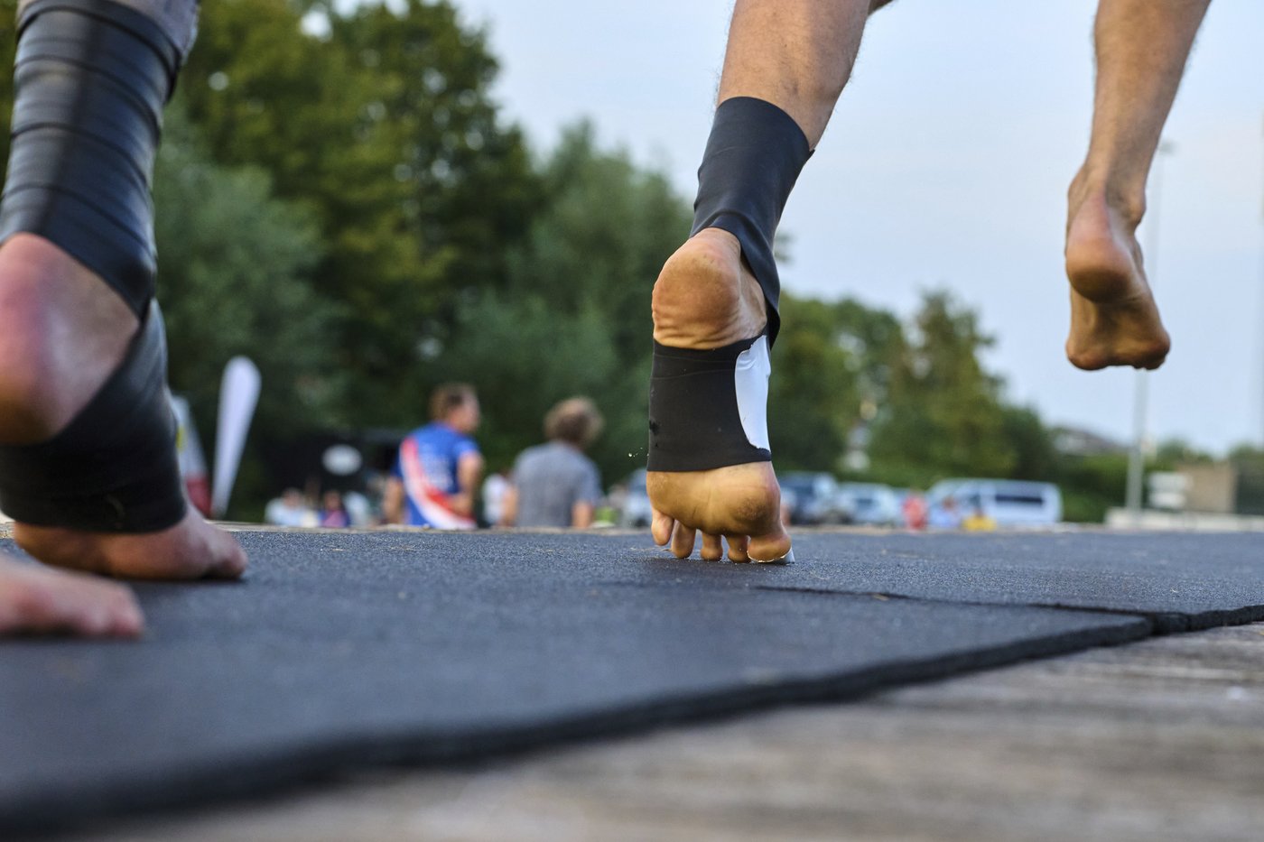 'You get to fly': Why Dutch athletes pole vault over canals | iNFOnews.ca