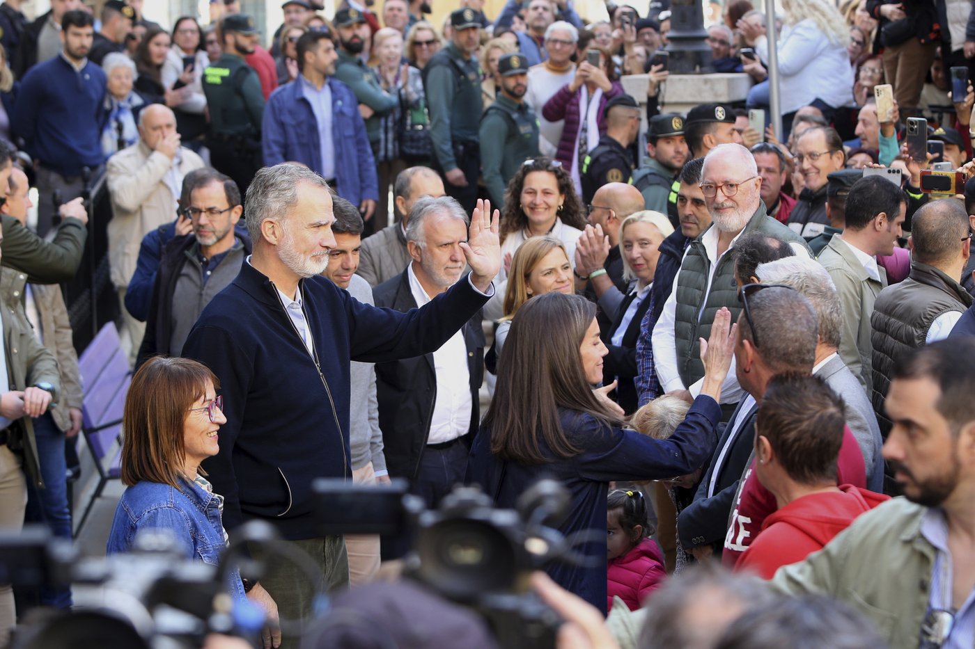 Spain’s royals return to flood disaster zone for 1st time since being pelted by mud | iNFOnews.ca