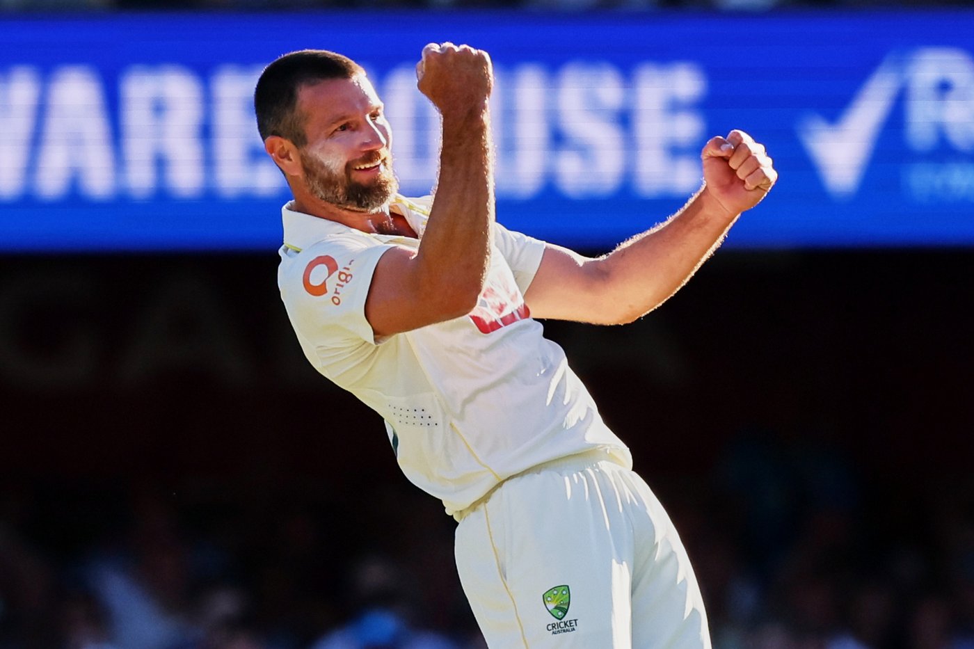 Root's first century in Australia tops Starc's 6 wickets as England takes honors on Day 1 | iNFOnews.ca Root's first century in Australia tops Starc's 6 wickets as England takes honors on Day 1 | iNFOnews.ca