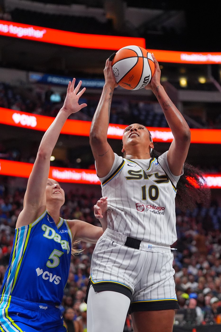 Bueckers' 22 points, 11 rebounds help Wings beat Sky 96-91, extend win streak to 5 games | iNFOnews.ca Bueckers' 22 points, 11 rebounds help Wings beat Sky 96-91, extend win streak to 5 games | iNFOnews.ca