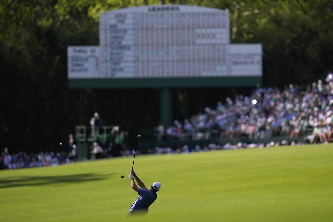 Scottie Scheffler gets a break from an azalea, escapes a magnolia and trails by 3 at the Masters | iNFOnews.ca