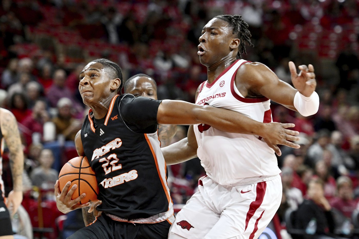 Adou Thiero scores 23 points as No. 20 Arkansas beats Pacific 91-72 | iNFOnews.ca