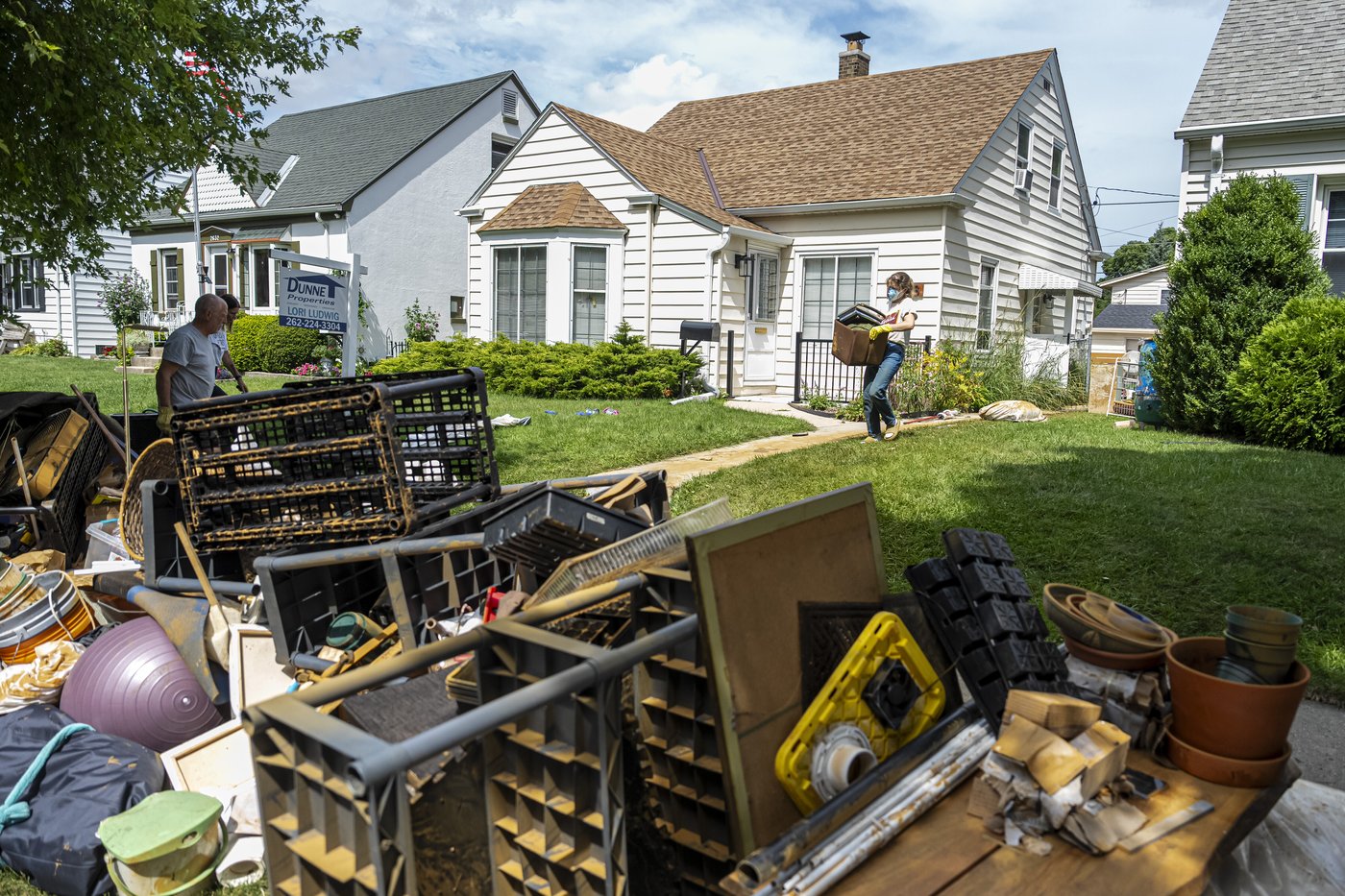 'What is happening?' Milwaukee area recovers from record rain and flooding | iNFOnews.ca