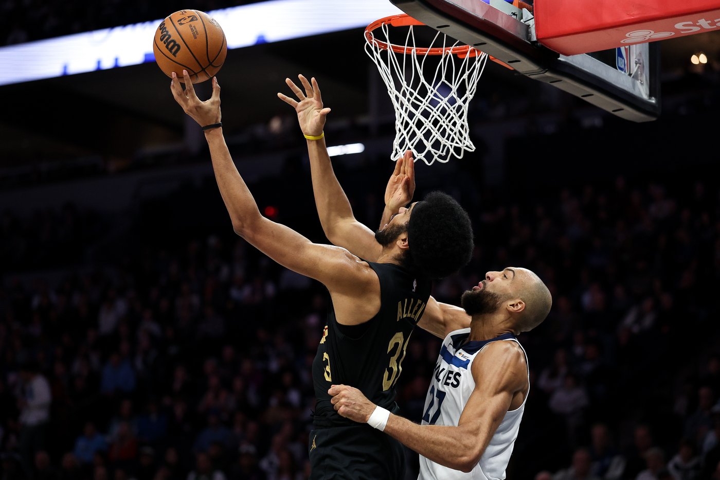 T-wolves beat Cavaliers 131-122 behind Randle's 28 points, set season highs for shooting percentages | iNFOnews.ca