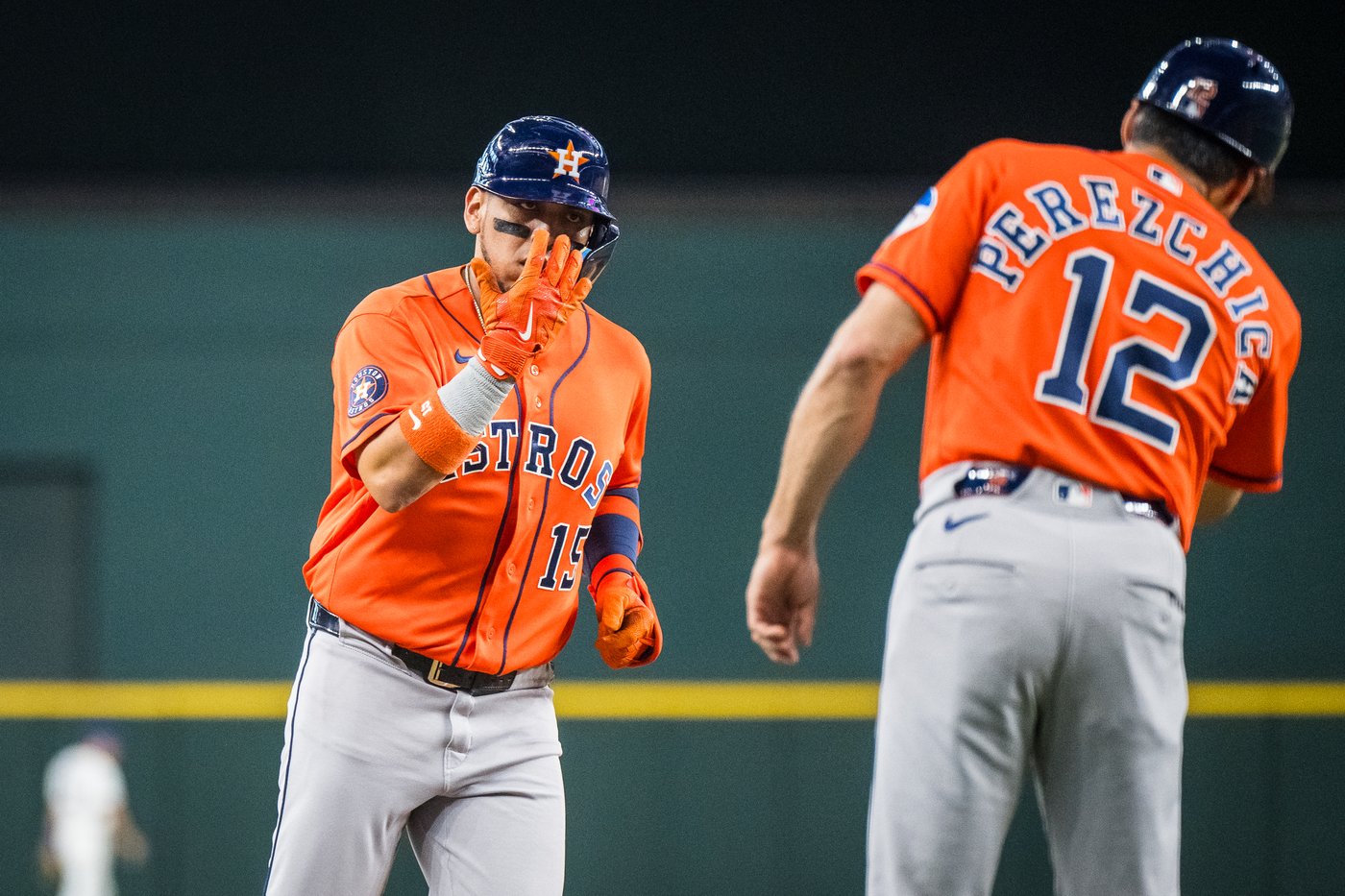 Astros ride early homers and Arrighetti's latest gem to a 5-1 win over the Rangers | iNFOnews.ca