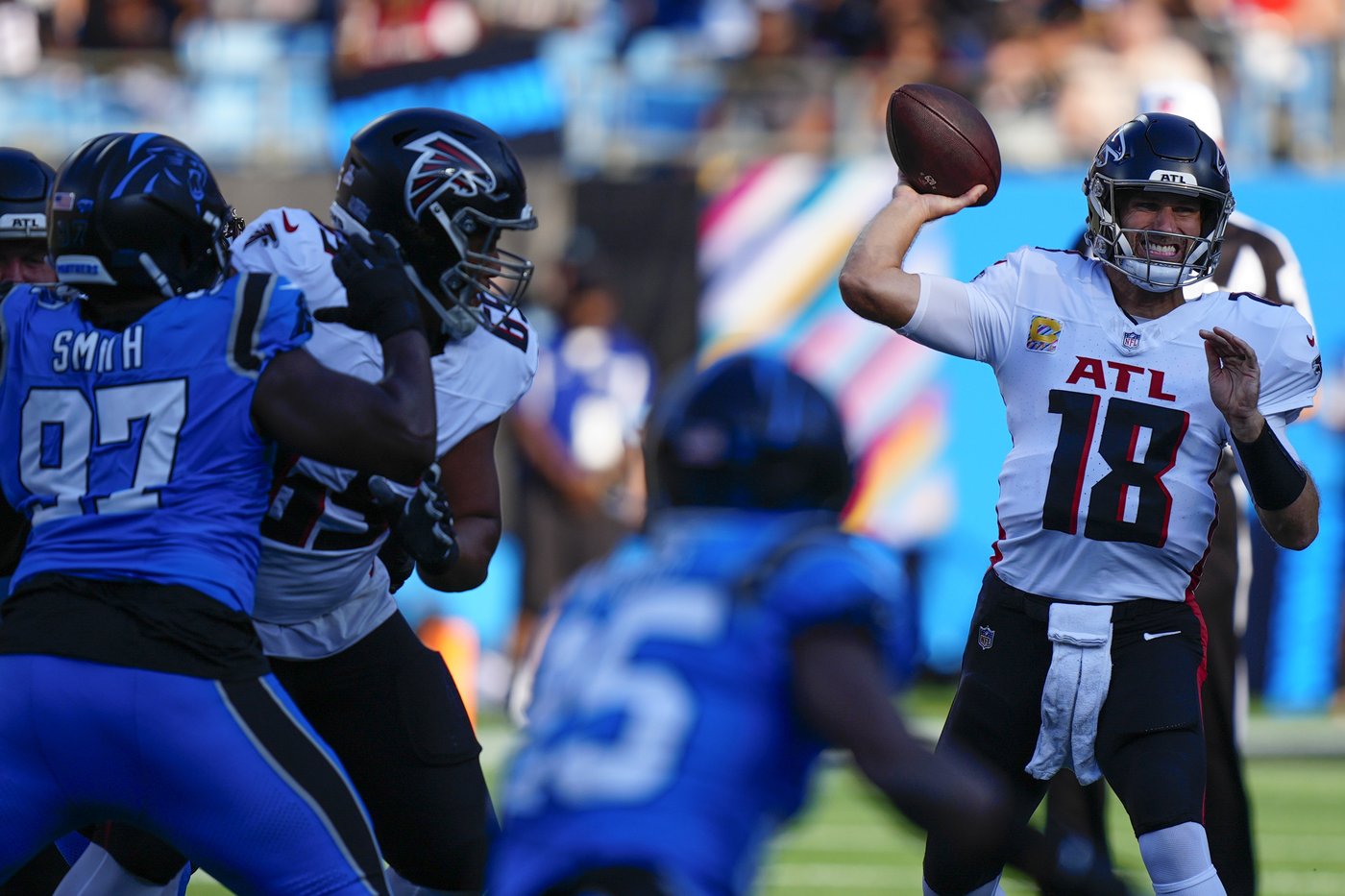 Bijan Robinson scores 2 TDs. Falcons beat Panthers 38-20 for 3rd straight victory vs. NFC South foe | iNFOnews.ca
