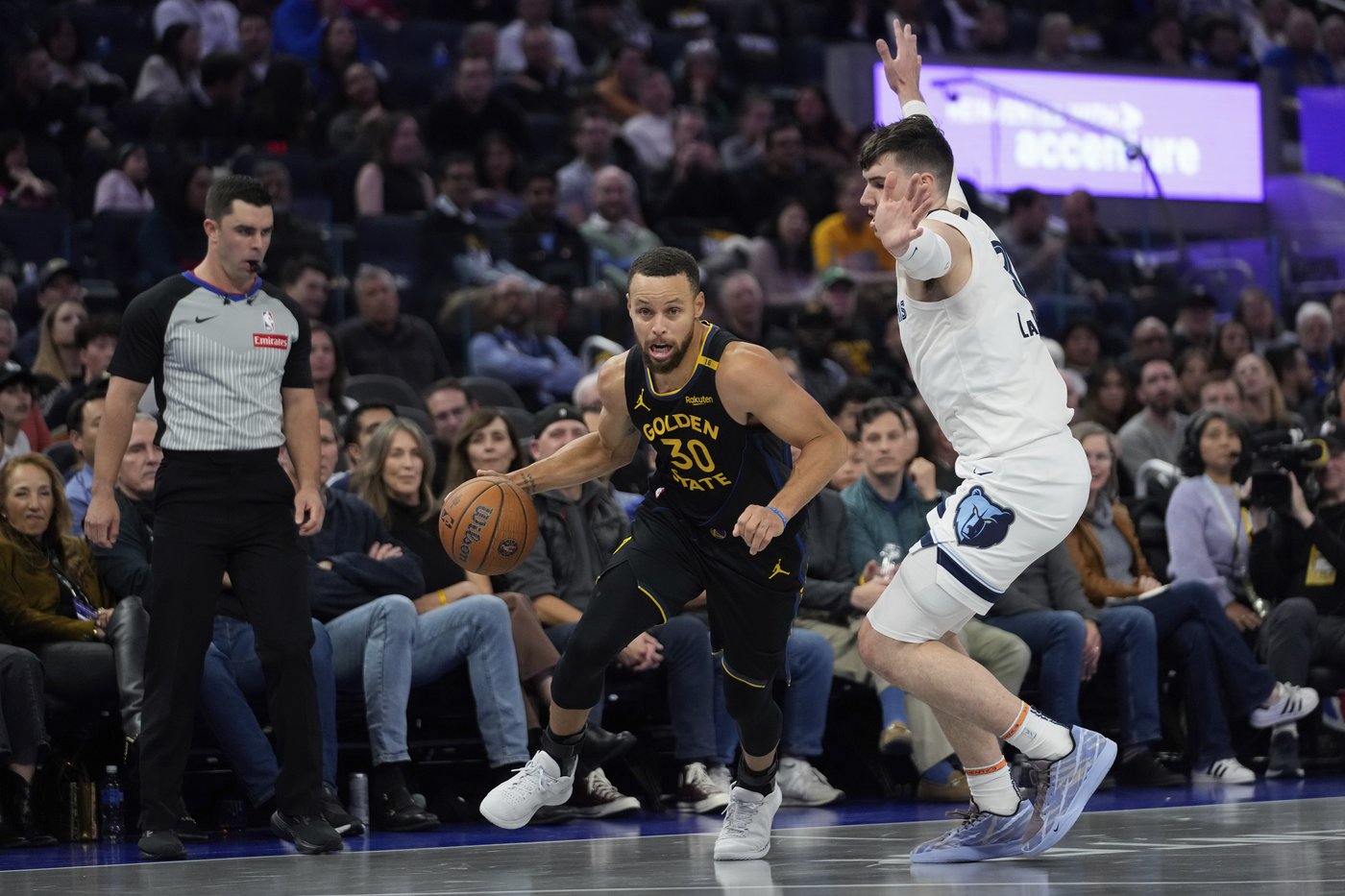 Draymond Green and Stephen Curry lead balanced Warriors past Grizzlies 123-118 | iNFOnews.ca