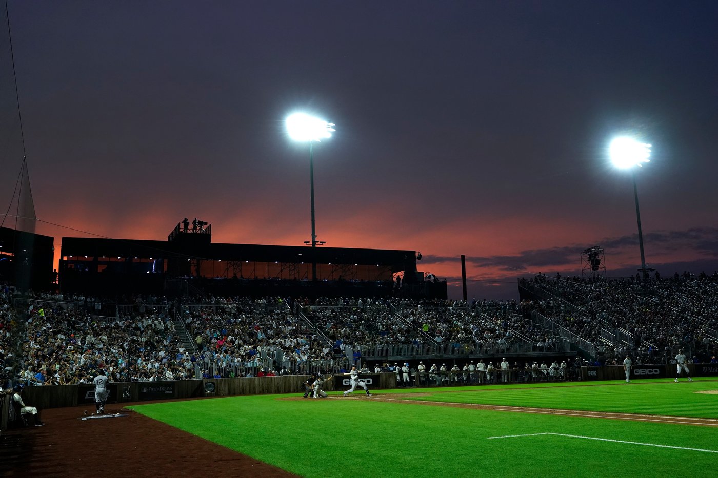 Major League Baseball is back at the Field of Dreams, now in a permanent ballpark amid the corn | iNFOnews.ca Major League Baseball is back at the Field of Dreams, now in a permanent ballpark amid the corn | iNFOnews.ca