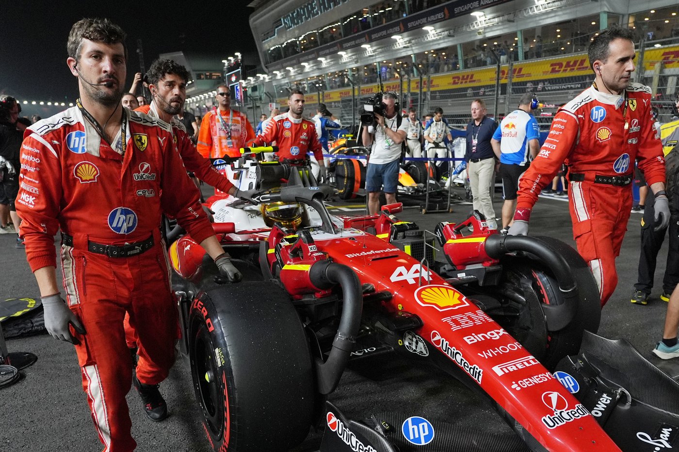 Lewis Hamilton unwell after Singapore race and apology to Ferrari | iNFOnews.ca