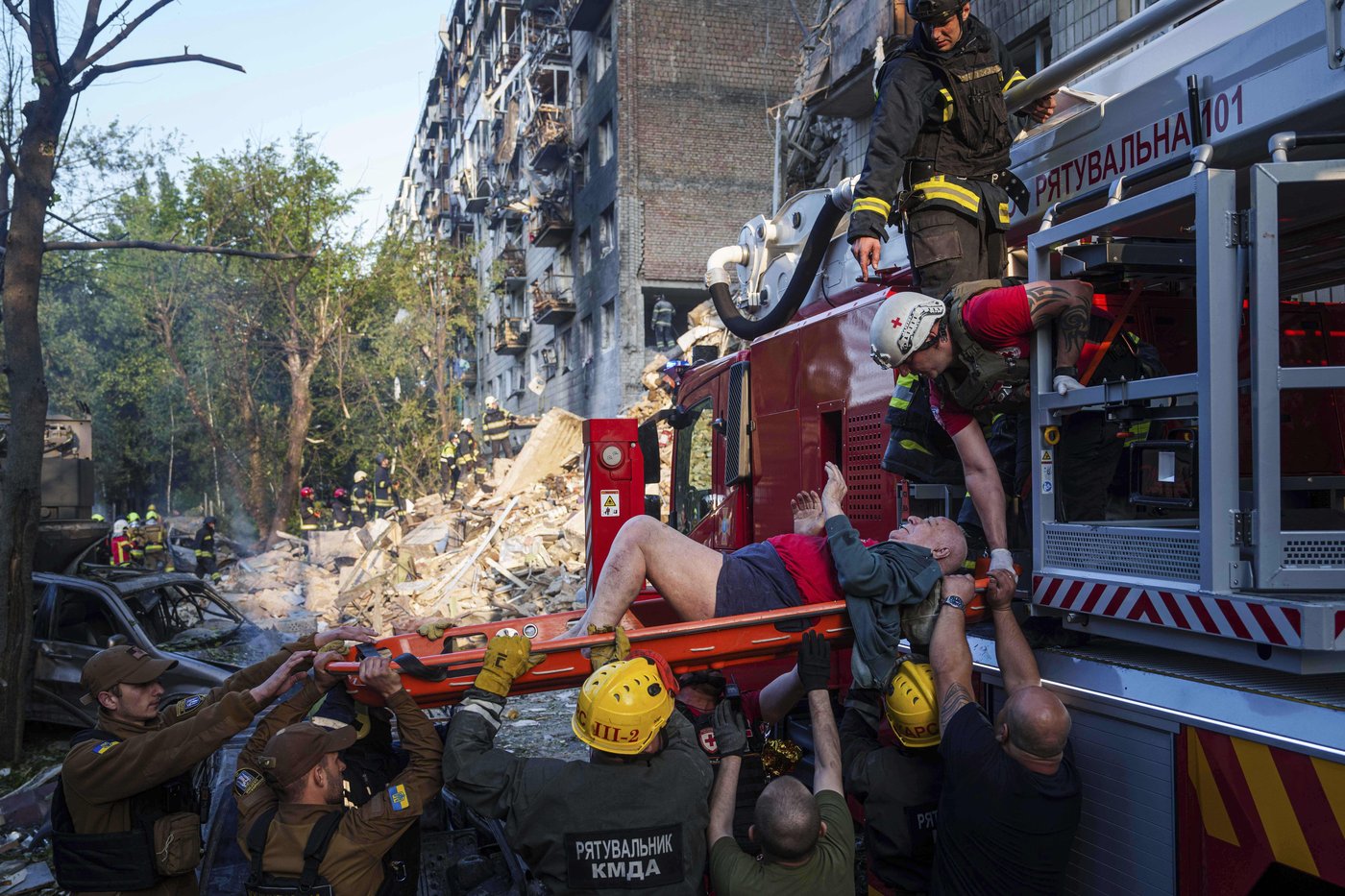 Overnight Russian attack on Ukraine kills 15 and injures 156 | iNFOnews.ca