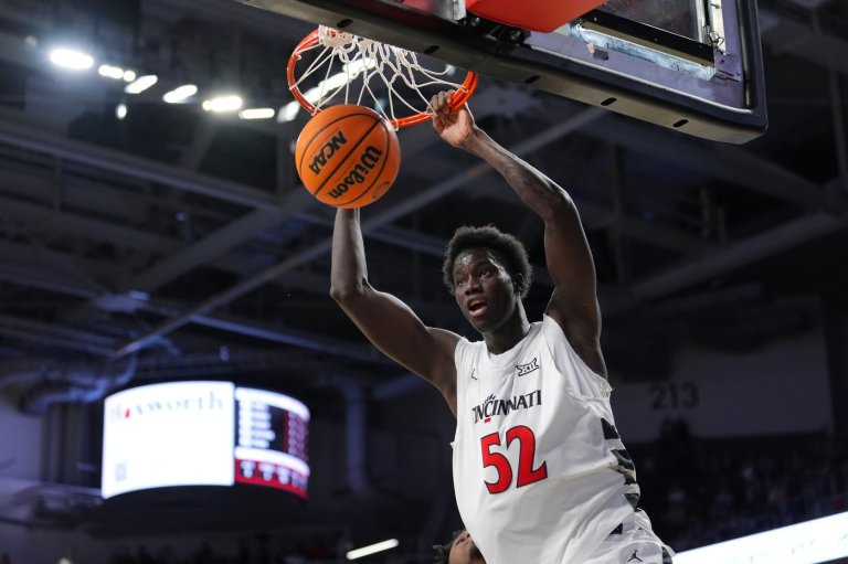 Baba Miller has 17 points, 10 rebounds and 5 assists to help Cincinnati beat UCF 92-72 | iNFOnews.ca