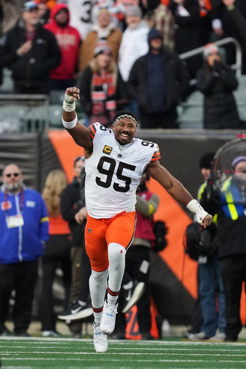 Myles Garrett breaks NFL single-season sack record with 23 and laments not getting 2 more | iNFOnews.ca Myles Garrett breaks NFL single-season sack record with 23 and laments not getting 2 more | iNFOnews.ca