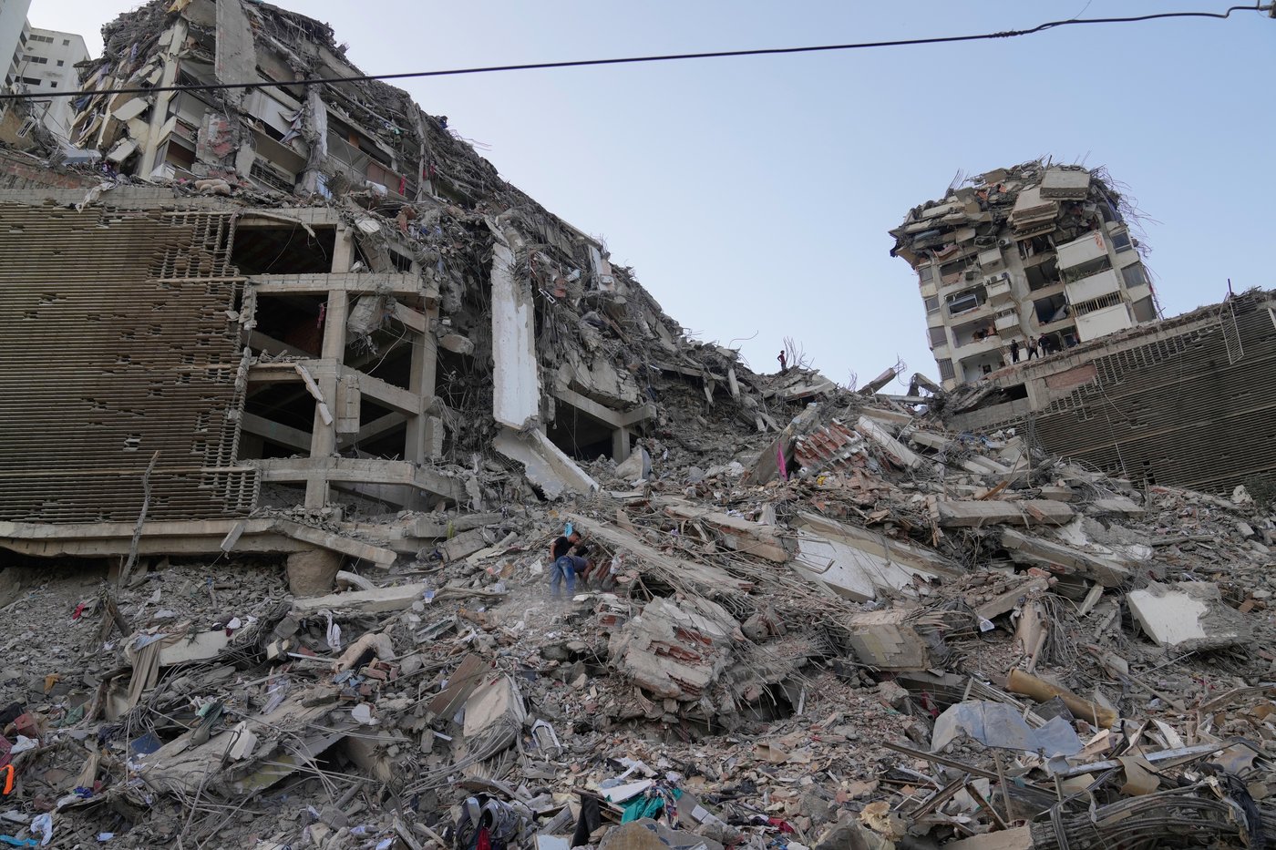 Photos show rescue efforts across earthquake-ravaged Venezuela | iNFOnews.ca