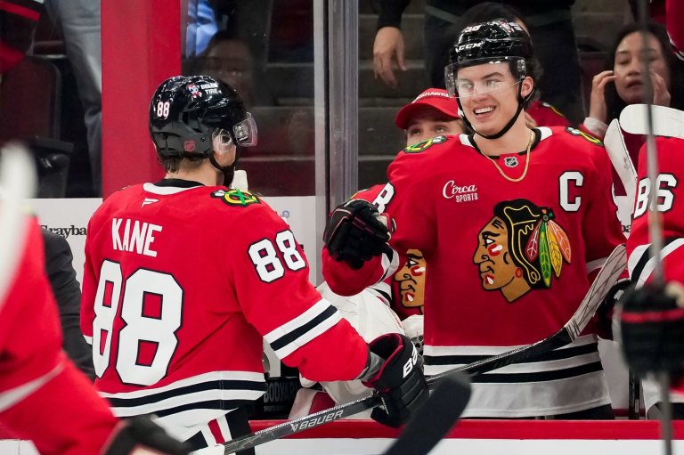 Blackhawks Patrick Kane sets NHL assist record for U.S.-born players with a helper on Bedard's goal | iNFOnews.ca