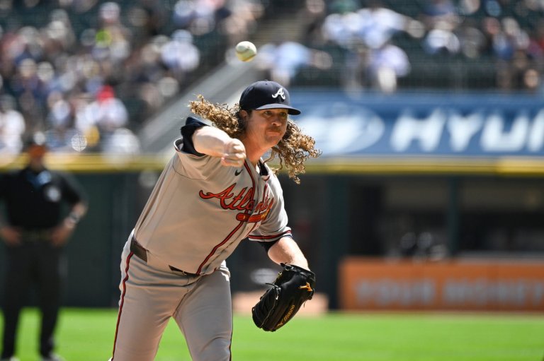 Braves' Grant Holmes has no-hitter through 6 innings against White Sox in Chicago | iNFOnews.ca