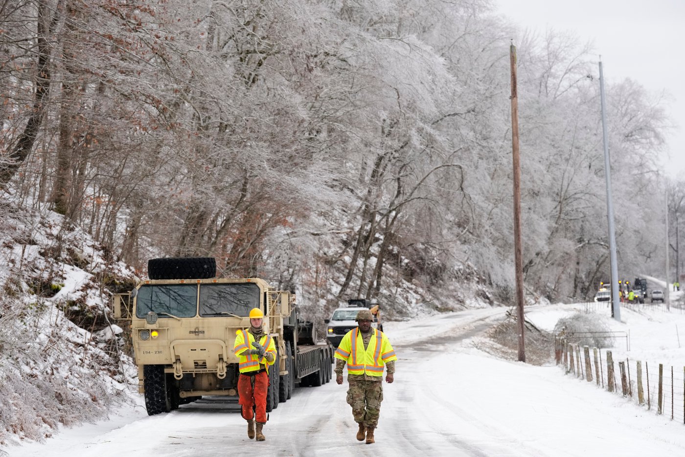 Thousands face another arctic blast without power as East Coast preps for a storm | iNFOnews.ca