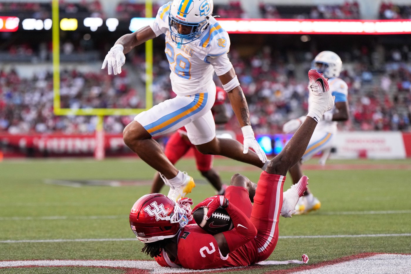 No. 22 Houston routs Southern 77-6 in game played briefly without stadium lights | iNFOnews.ca