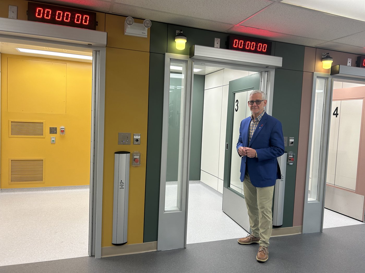 Construction wraps on indoor supervised site for people who inhale drugs in Vancouver | iNFOnews.ca