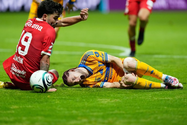 Marcelo Flores to miss World Cup for Canada after injuring his right knee | iNFOnews.ca